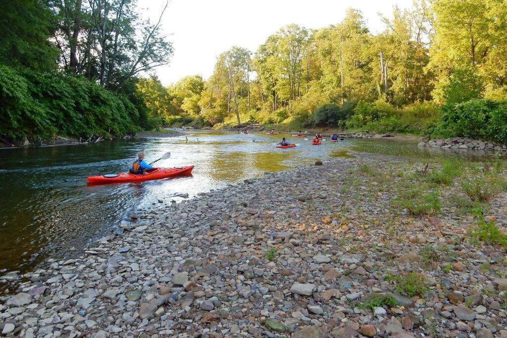 Central Falls Hideaway Cuyahoga Falls Exteriör bild