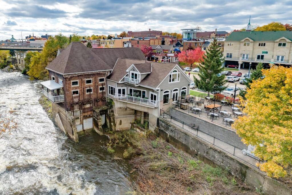 Central Falls Hideaway Cuyahoga Falls Exteriör bild